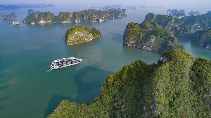 Cruise 5 star in Ha Long Bay