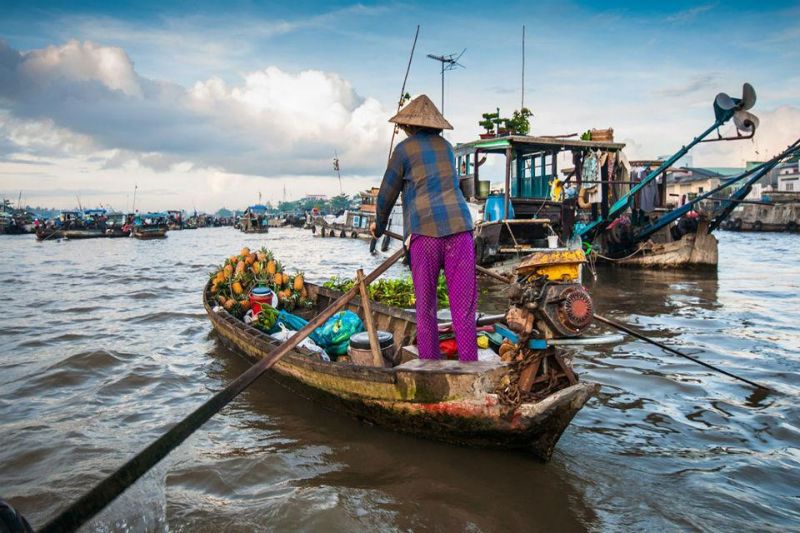 sunrise in floating market