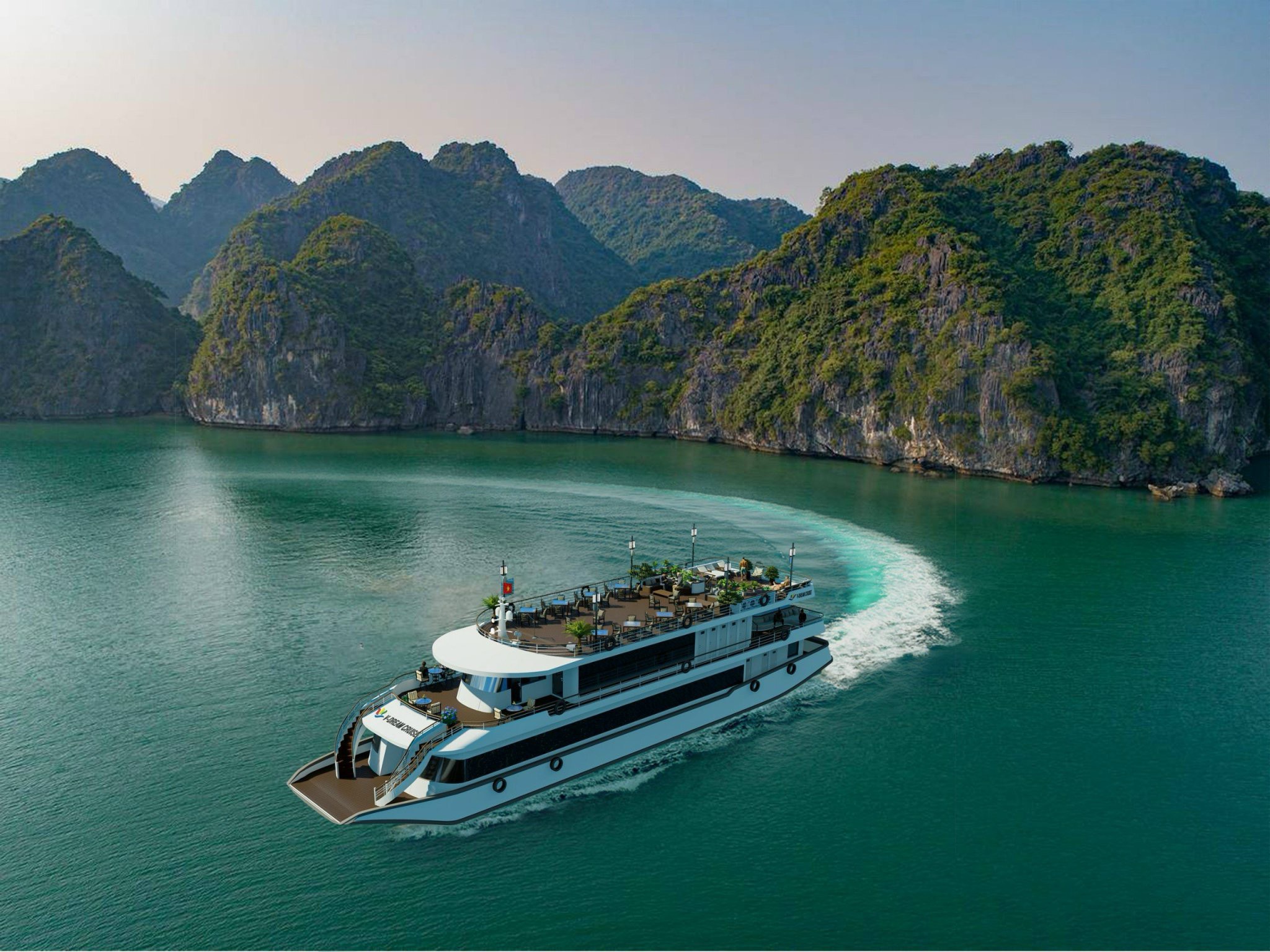 Luxury Cruise in Halong