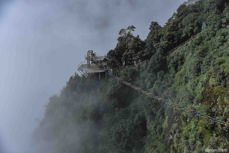 Rong May Glass Bridge