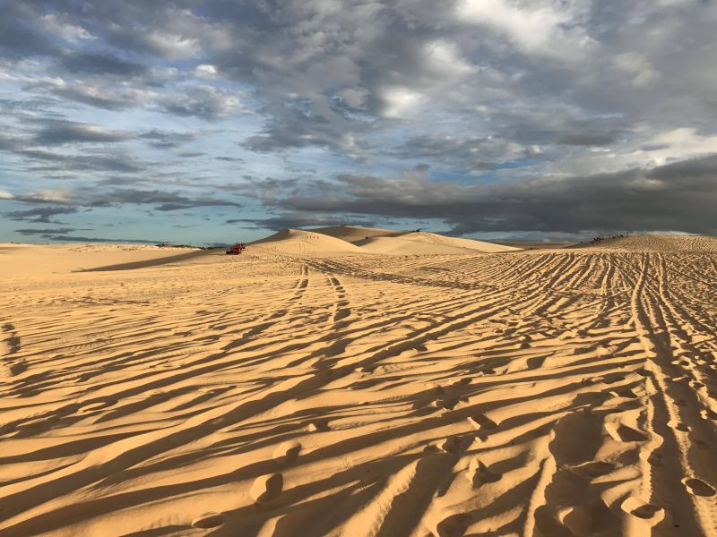 white sand dune in mui ne